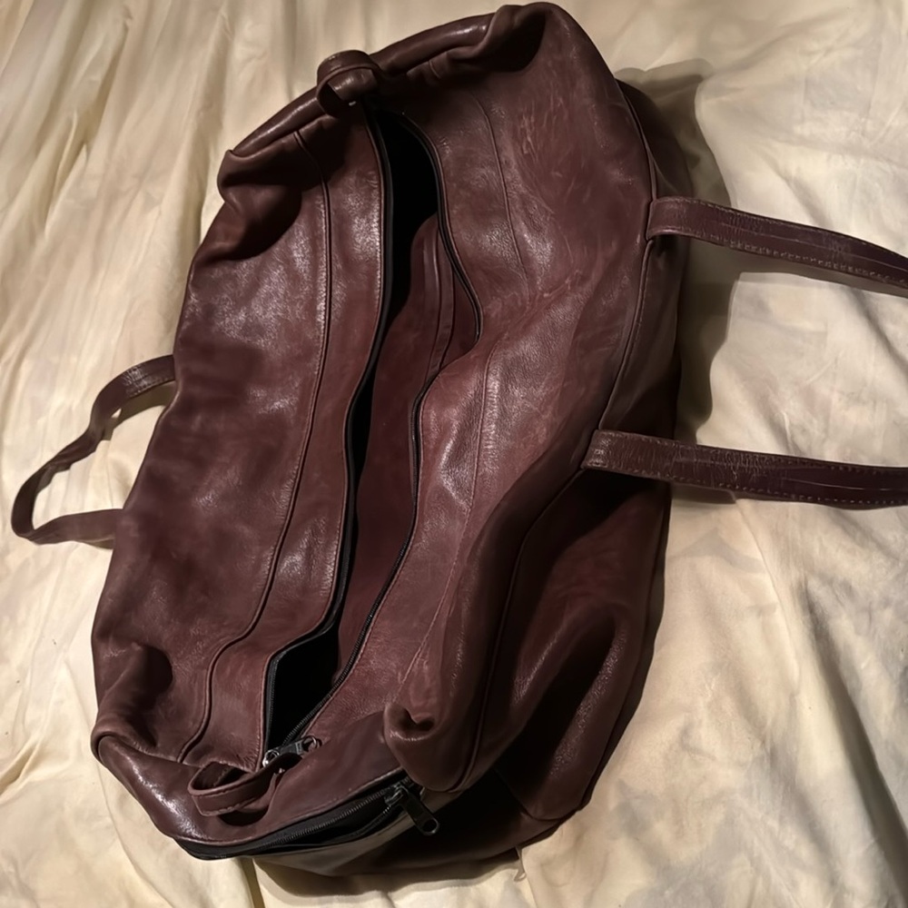 All leather gym bag , luggage, travel,overnight double zips on outside main zip